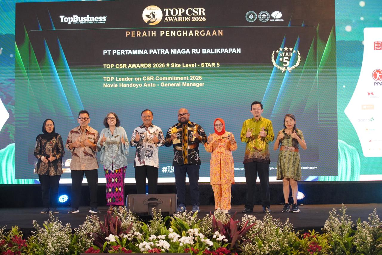 PT Pertamina Patra Niaga RU Balikpapan meraih penghargaan TOP CSR Awards 2026 kategori Star 5 dan TOP Leader on CSR Commitment 2026 di Jakarta.
