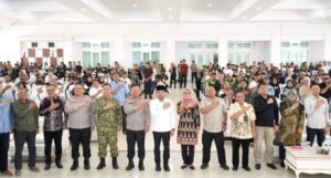 Gubernur Kaltim Rudy Mas'ud saat memberikan sambutan dalam peringatan May Day di Gedung Olah Bebaya, Kompleks Kantor Gubernur Kaltim, Jumat (1/5/2026). (foto : Pemprov)