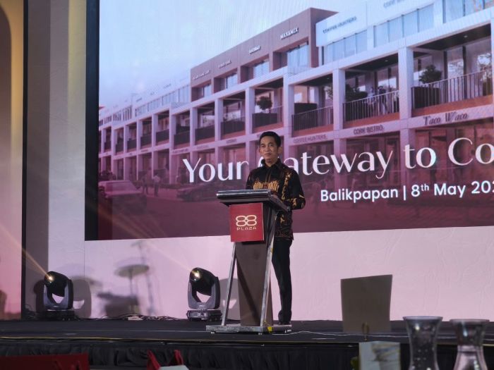 Wali Kota Rahmad Mas'ud saat Grand launching yang digelar di Hotel Platinum