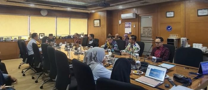 Pemerintah Kota Balikpapan melalui Tim Percepatan dan Perluasan Digitalisasi Daerah (TP2DD). mengikuti kegiatan capacity building dan sharing session bersama Kantor Perwakilan Bank Indonesia (KPwBI) Sumatera Utara terkait implementasi inovasi digital berbasis QRIS. (foto : Inibalikpapan/Samsul)