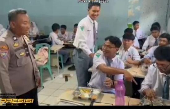 Polresta dan Satgas MBG Salurkan 1.300 Paket Nutrisi di SMAN 4 Sepinggan Balikpapan (foto : IST)