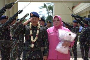 Kombes Pol. Heru Novianto dan istri