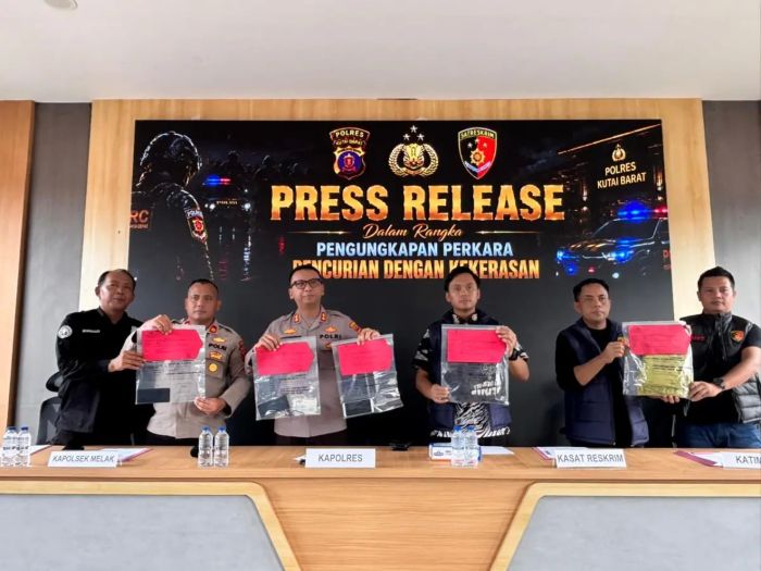 Polres Kutai Barat saat menggelar konfrensi pers (foto : Polda)