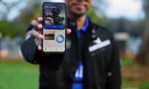 aplikasi Yamaha Y-ON yang memudahkan monitoring motor dan aktivitas touring langsung dari smartphone.