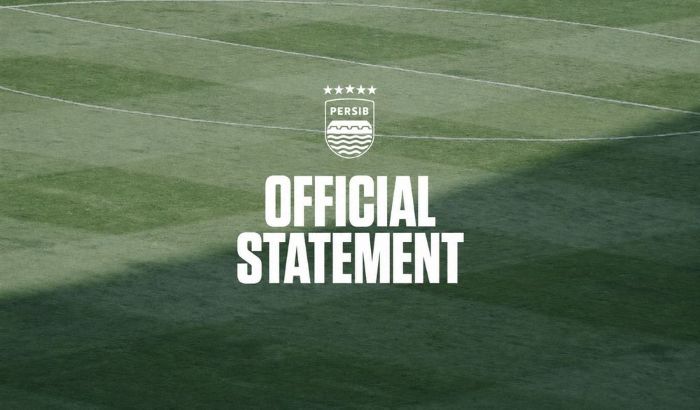Manajemen Persib Bandung bergerak cepat meredam gejolak informasi di ruang publik terkait status larangan registrasi pemain baru (transfer ban) yang dijatuhkan oleh federasi sepak bola dunia, FIFA (foto : Persib.co.id)