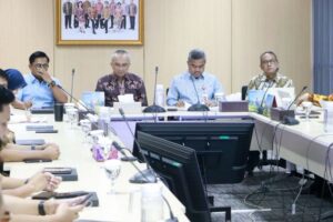 Rapat Koordinasi Satgas PASTI Provinsi Kalimantan Timur Semester I Tahun 2026 di Ruang Rapat Kantor OJK Kaltim, Selasa (30/6/2026).