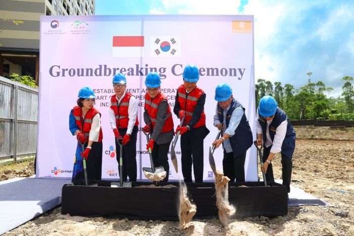 Peletakkan batu pertama pembangunan Smart City Cooperation Center (SCCC) senilai Rp115,94 miliar (foto : Humas IKN)