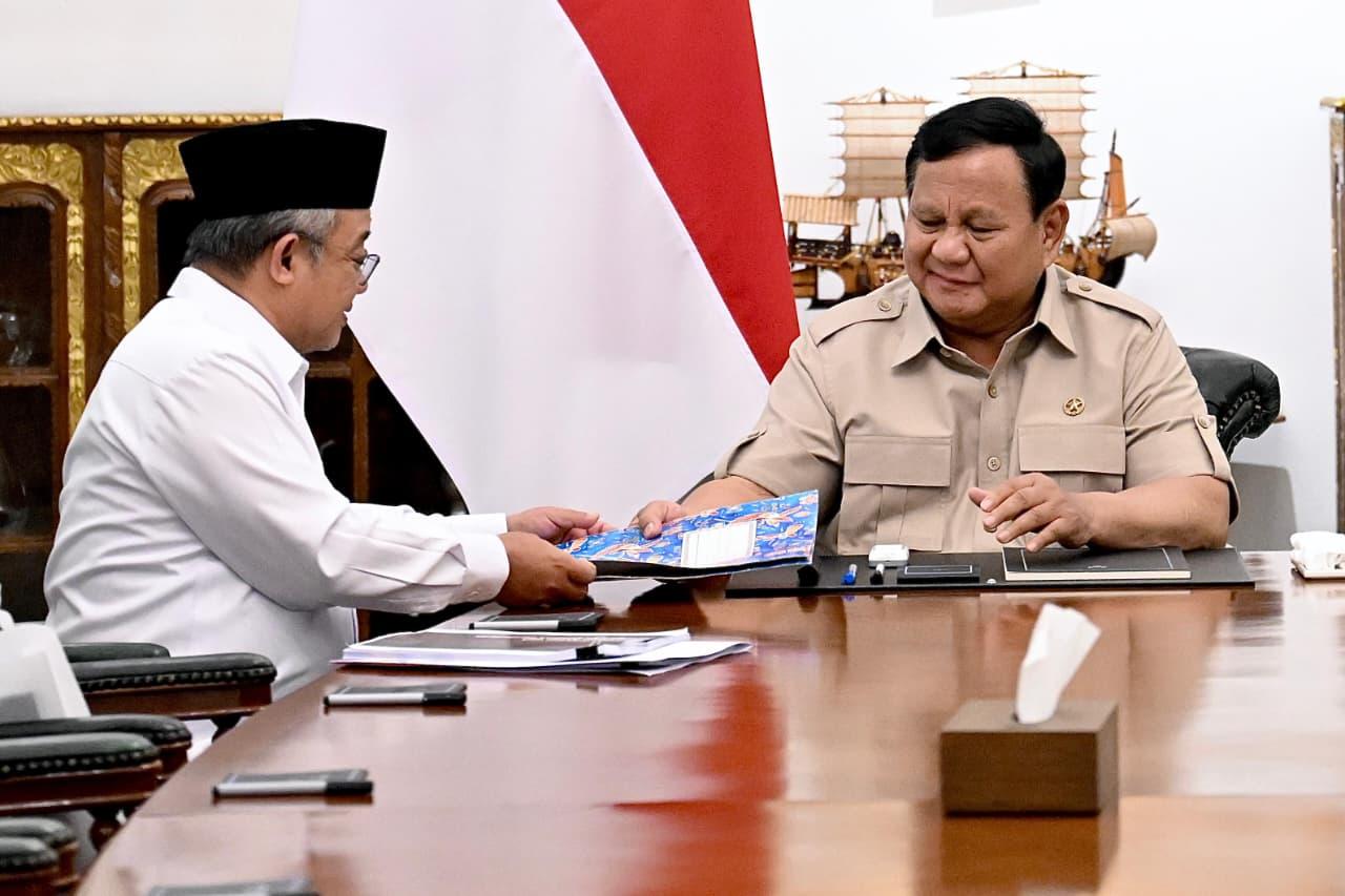 Presiden Prabowo Subianto memanggil Menteri Pendidikan Dasar dan Menengah (Mendikdasmen) Abdul Mu’ti di Istana Merdeka, Jakarta, pada Kamis (11/06/2026).