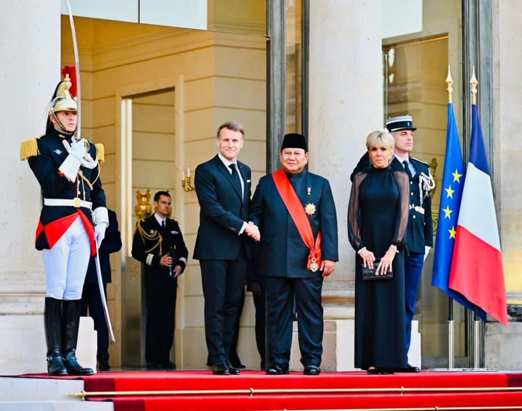 Presiden Prabowo Subianto saat menghadiri jamuan santap malam kenegaraan yang diselenggarakan oleh Presiden Republik Prancis Emmanuel Macron di Salle des Fêtes, Istana Élysée, Paris, Kamis (28/05/2026). (foto : BPMI Setpres)
