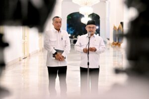 Menteri Sekretaris Negara (Mensesneg) Prasetyo Hadi, dan Menteri Pendidikan Dasar dan Menengah (Mendikdasmen) Abdul Mu’ti pada Kamis (11/06/2026), di Istana Merdeka, Jakarta. (foto : Setpres)
