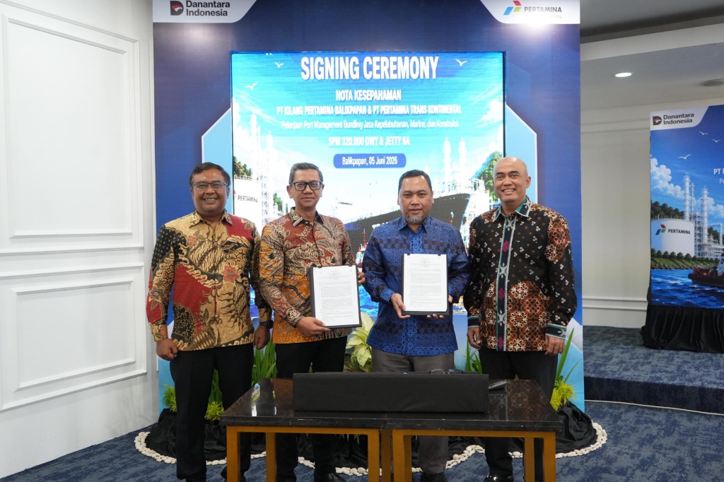 KPB dan PTK menandatangani MoU pengelolaan layanan kepelabuhanan dan marine untuk mendukung operasional RDMP Balikpapan.