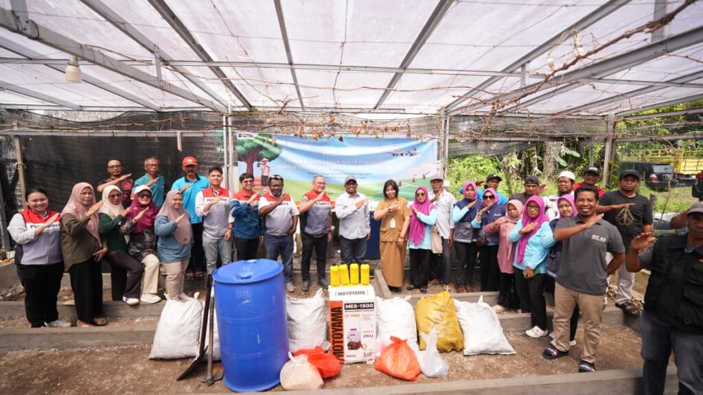 PT Pertamina Patra Niaga Regional Kalimantan melalui Aviation Fuel Terminal (AFT) Sepinggan melakukan pendampingan kepada kelompok tani binaan sekitar wilayah operasionalnya.