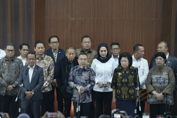 Wakil Ketua DPR RI Sufmi Dasco Ahmad konferensi pers Pimpinan DPR RI usai Rapat Koordinasi Penguatan Fiskal dan Moneter yang digelar di selasar Gedung Nusantara III DPR RI, Senayan, Jakarta, Senin (29/6/2026). Foto : Yoga/Andri