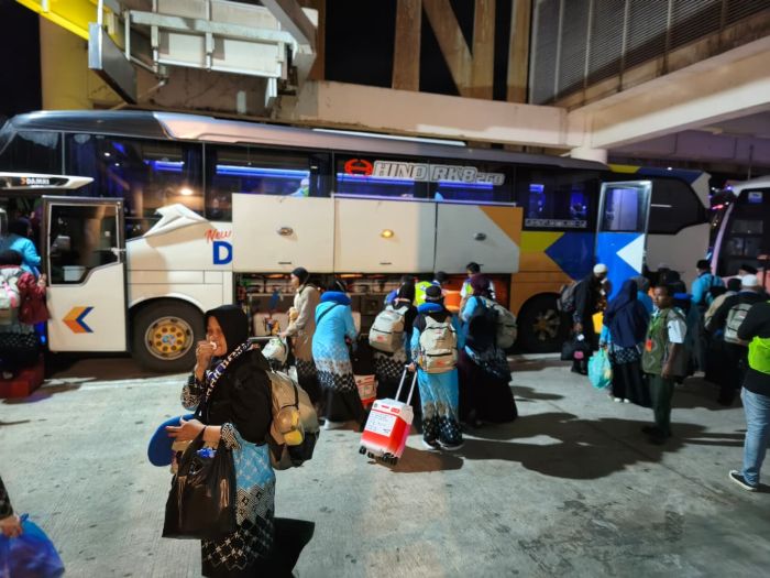 Sebanyak 360 jemaah haji asal Kota Samarinda yang tergabung dalam kelompok terbang (kloter) 1 Embarkasi Balikpapan telah tiba kembali di Tanah Air usai menunaikan ibadah haji di Arab Saudi