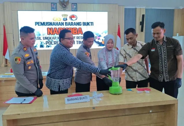 Polres Kutai Timur. Melalui Satuan Reserse Narkoba, polisi memusnahkan barang bukti sabu hasil pengungkapan sejumlah kasus