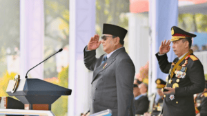 Presiden Prabowo Subianto menyampaikan enam arahan strategis kepada seluruh jajaran Polri dalam Upacara Peringatan Hari Bhayangkara ke-80 di Lapangan Satuan Latihan Korps Brimob, Cikeas, Kabupaten Bogor, Rabu (1/7/2026). (foto : Setneg)