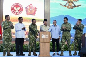 Presiden Prabowo Subianto pada acara Panen Raya Serentak di Lanud Abdulrachman Saleh, Kabupaten Malang, Provinsi Jawa Timur, Jumat, 17 Juli 2026. Foto: BPMI Setpres/Cahyo