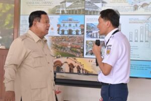 Presiden Prabowo Subianto saat meresmikan revitalisasi Stasiun Semarang Tawang, Kamis (30/7/2026).