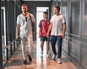Pelatih Kepala Mauro Jeronimo, Asisten Teknik Eudald Rosell, dan Analis Chu Viet Hoang telah tiba di Samarinda