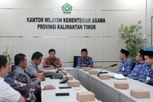 Kanwil Kemenag Kaltim menerima kunjungan kerja DPRD Kabupaten Kutai Barat di Ruang Rapat Toleransi, Kamis (23/7/2026).