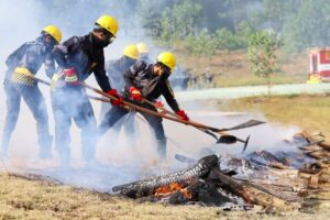 simulasi pemadaman karhutla di Helipad MBH, Kawasan Inti Pusat Pemerintahan (KIPP) IKN, Jumat (11/7/2026).