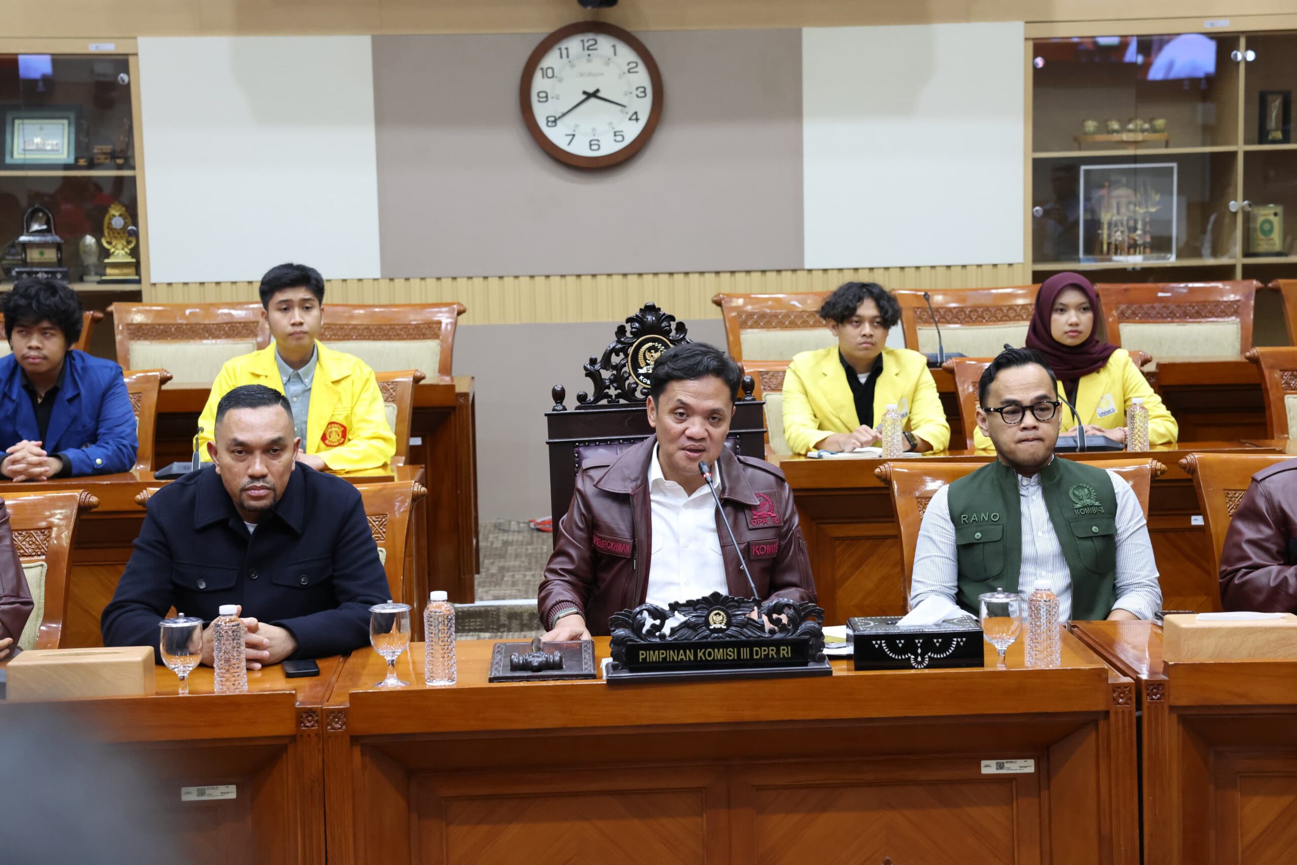 Ketua Komisi III DPR RI Habiburokhman dalam Konferensi Pers yang digelar di Nusantara I, DPR RI, Senayan, Jakarta, Sabtu (11/7/2026). Foto: Jaka/Mahendra