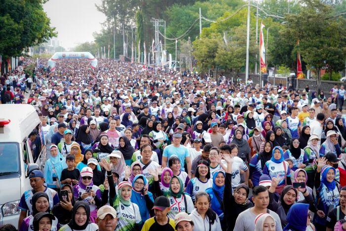 Jalan Sehat HUT ke-68 Kodam VI Mulawarman (foto : Pendam Kodam VII Mulawarman)