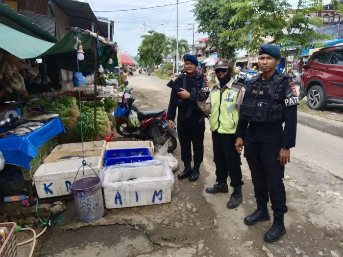 Satuan Brimob Polda Kalimantan Timur mengintensifkan patroli preventif di sejumlah titik keramaian di Kota Samarinda, Minggu (26/7/2026),