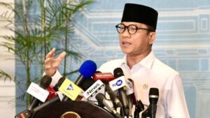 Menteri Desa dan Pembangunan Daerah Tertinggal (Mendes PDT) Yandri Susanto saat memberikan keterangan pers kepada awak media di Kompleks Istana Kepresidenan Jakarta, Rabu, 15 Juli 2026. Foto: BPMI Setpres