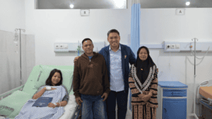Kepala BGN Sudaryono langsung turun ke Semarang untuk menjenguk para korban yang dirawat di RS Permata Medika, RS Bhakti Tamtama, dan RS Pantiwilasa Citarum, Sabtu (1/8/2026).