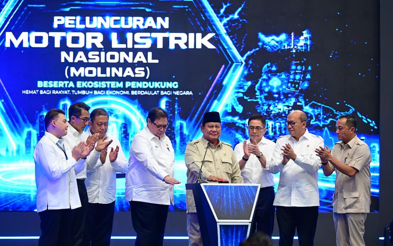 Presiden Prabowo Subianto resmi meluncurkan Motor Listrik Nasional (MoLiNas) beserta ekosistem pendukungnya di fasilitas produksi ALVA, Cikarang, Kabupaten Bekasi, Jawa Barat, Kamis (13/8/2026).