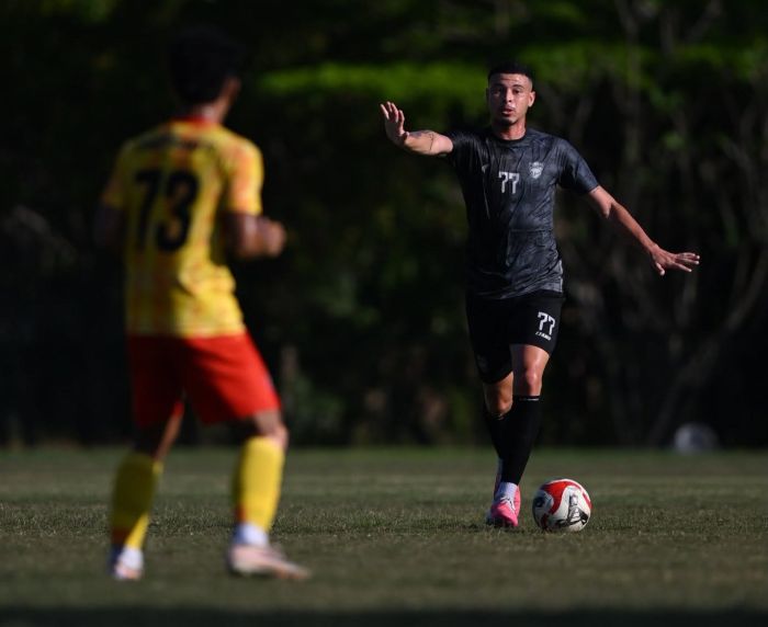 Laga uji coba Borneo FC vs Semen Padang FC (foto : Oficial Borneo FC)