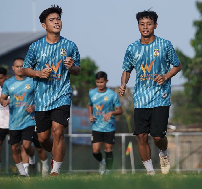 Pemain Persiba Balikpapan menjalani training camp di Pulau Jawa dalam rangka persiapan menghadapi Championship 2026/2027 (foto : Oficial Persiba)