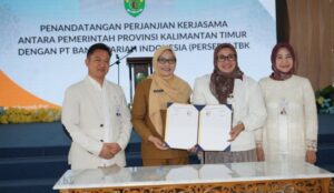 Penandatanganan kerja sama antara Pemprov Kaltim dan PT BSI dalam kegiatan “Kaltim Berhaji” yang digelar di Gedung Olah Bebaya, Kompleks Kantor Gubernur Kaltim, Senin (31/8/2026).