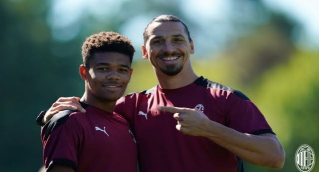Emil Roback dan Zlatan Ibrahimovic (foto : screenshoot YouYube Milan Scout)