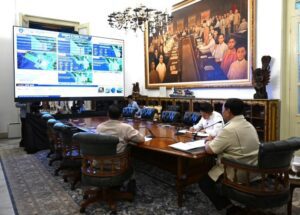 Presiden Prabowo saat memimpin rapat terbatas secara hybrid terkait penanganan sejumlah bencana di Tanah Air dari Istana Merdeka, Jakarta, pada Rabu (16/09/2026).