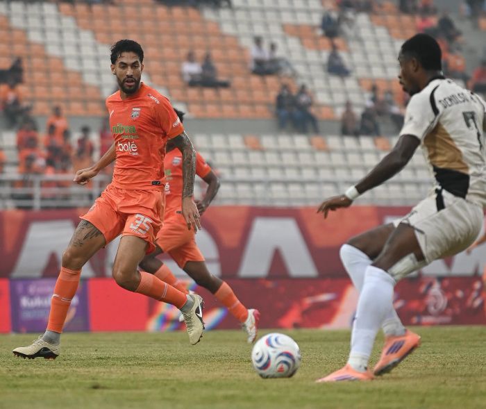 Borneo FC harus menerima kenyataan pahit di Stadion Segiri, Samarinda. Keunggulan kandang gagal dimanfaatkan setelah Dewa United Banten FC mencuri kemenangan 3-1