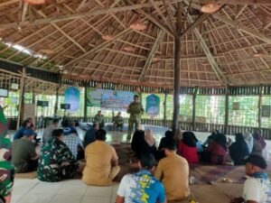edukasi pencegahan Kebakaran Hutan dan Lahan (Karhutla) kepada warga Kampung Pringgodani, Teritip