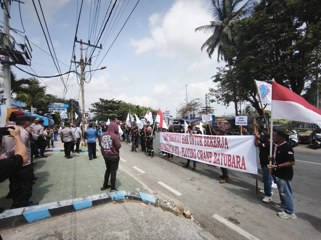 TKBM Desak KSOP Balikpapan Wajibkan Tenaga Bongkar Muat di Ship to Ship Batu Bara