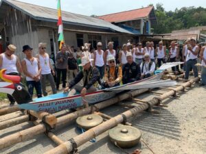 Festival Mecca Undat masyarakat Dayak Kenyah Desa Sungai Bawang, Kecamatan Muara Badak, Kabupaten Kutai Kartanegara (foto : Inibalikpapan/Syarifuddin)