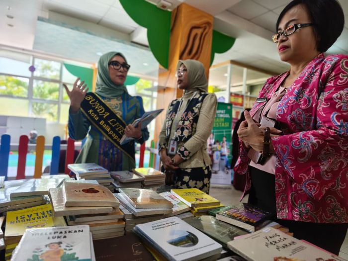 Bunda Literasi Kota Balikpapan sekaligus istri Wali Kota Balikpapan, Hj. Nurlena Rahmad Mas’ud