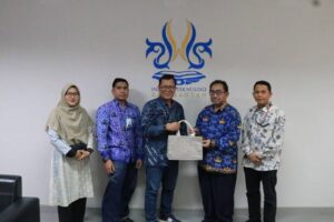 Jajaran Telkom Regional 4 Kalimantan berkunjung ke ITK (foto : Telkom)