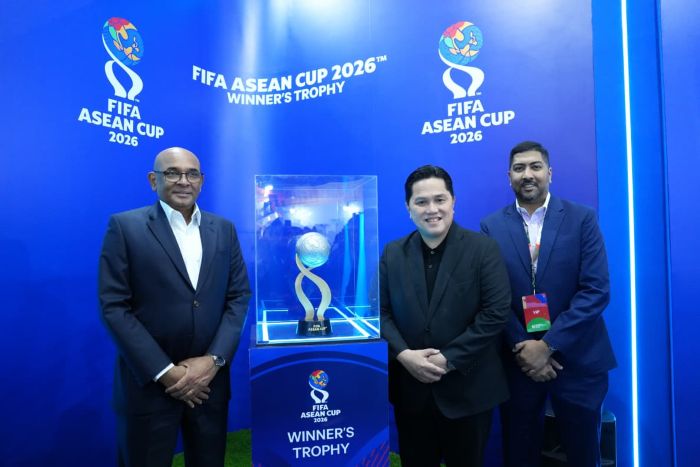 Sekretaris Jenderal Konfederasi Sepak Bola Asia (AFC) Dato’ Windsor John dan Ketua Umum PSSI Erick Thohir (foto : PSSI)