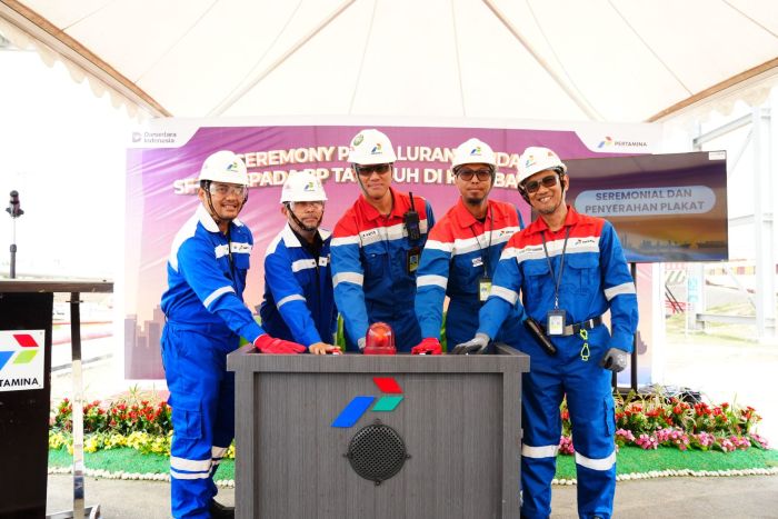 Pertamina RU V Balikpapan Perluas Pasar SF-05, Perdana Kirim 12.000 Barel ke Sorong